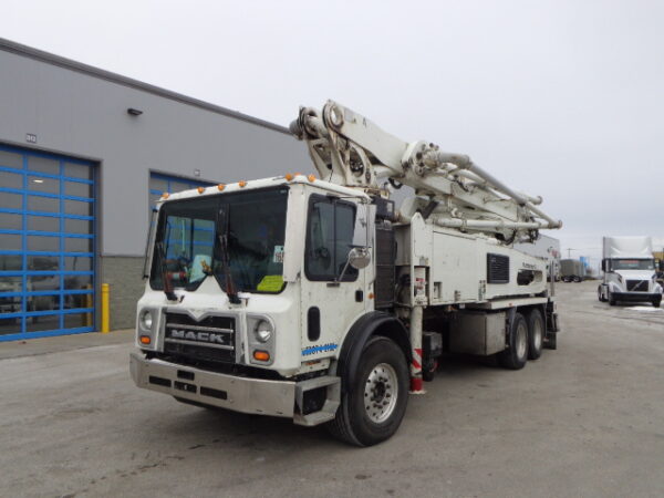 BSF 38.16H Concrete Pump Truck